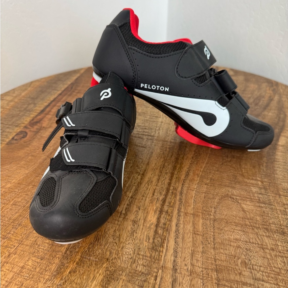 Women’s Peloton Shoes sz 40